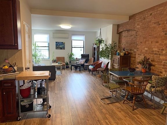 2nd image of 928 Manhattan Ave Floor 3
