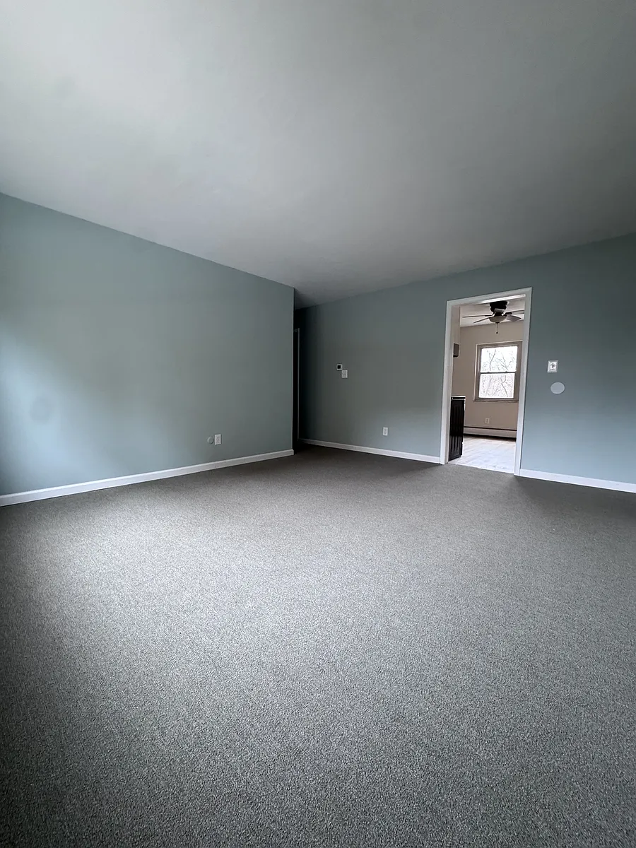 Building Photo - 400 Riverside Dr #15