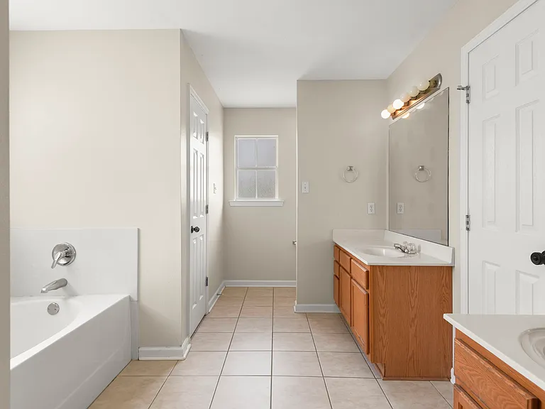 11327 Shady Bend Dr — Photo 10