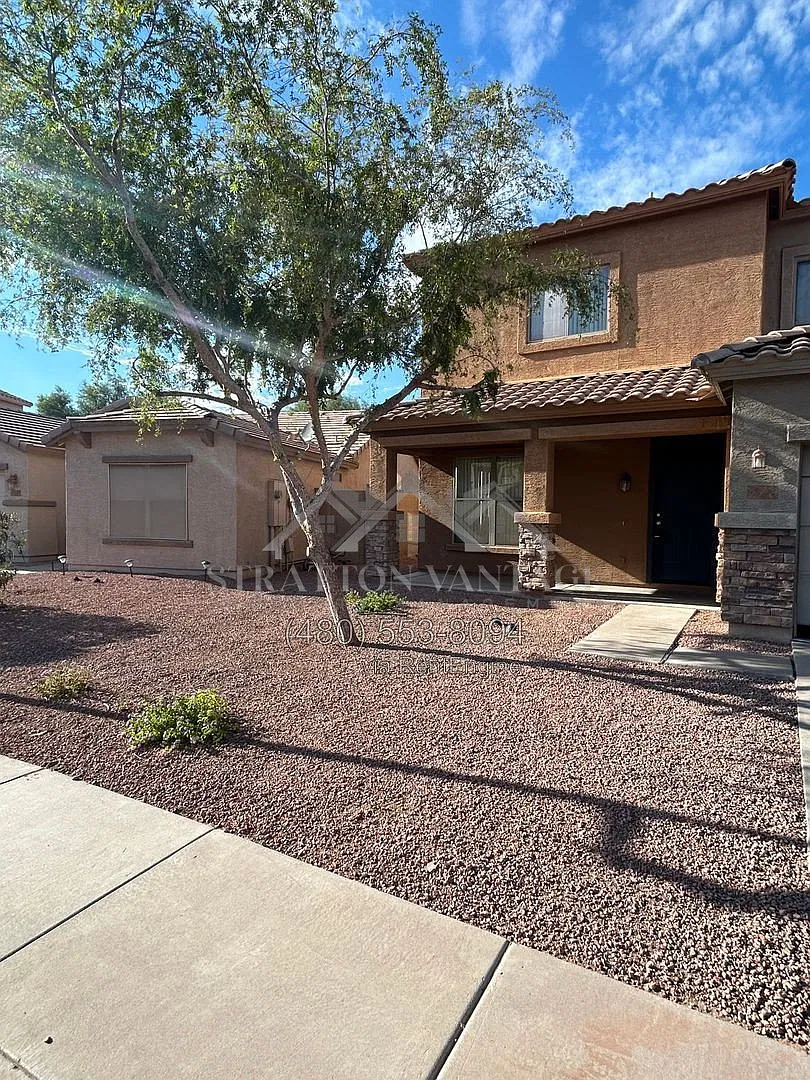 3 bed, 2.5 bath, 2156 sqft, $2,200 — Photo 2