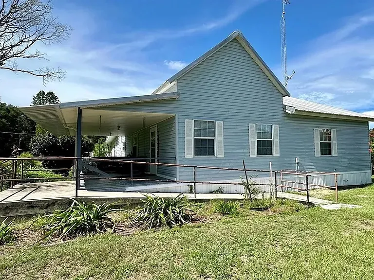 329 SW Fielding Way — Photo 24