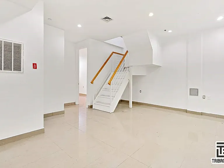 771 Lexington Ave #1L — Photo 5