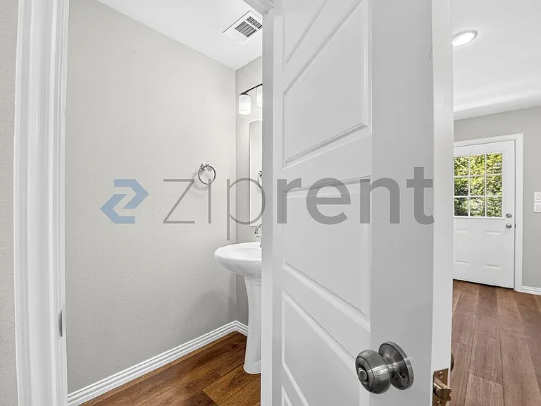 333 N Field St #A — Photo 11