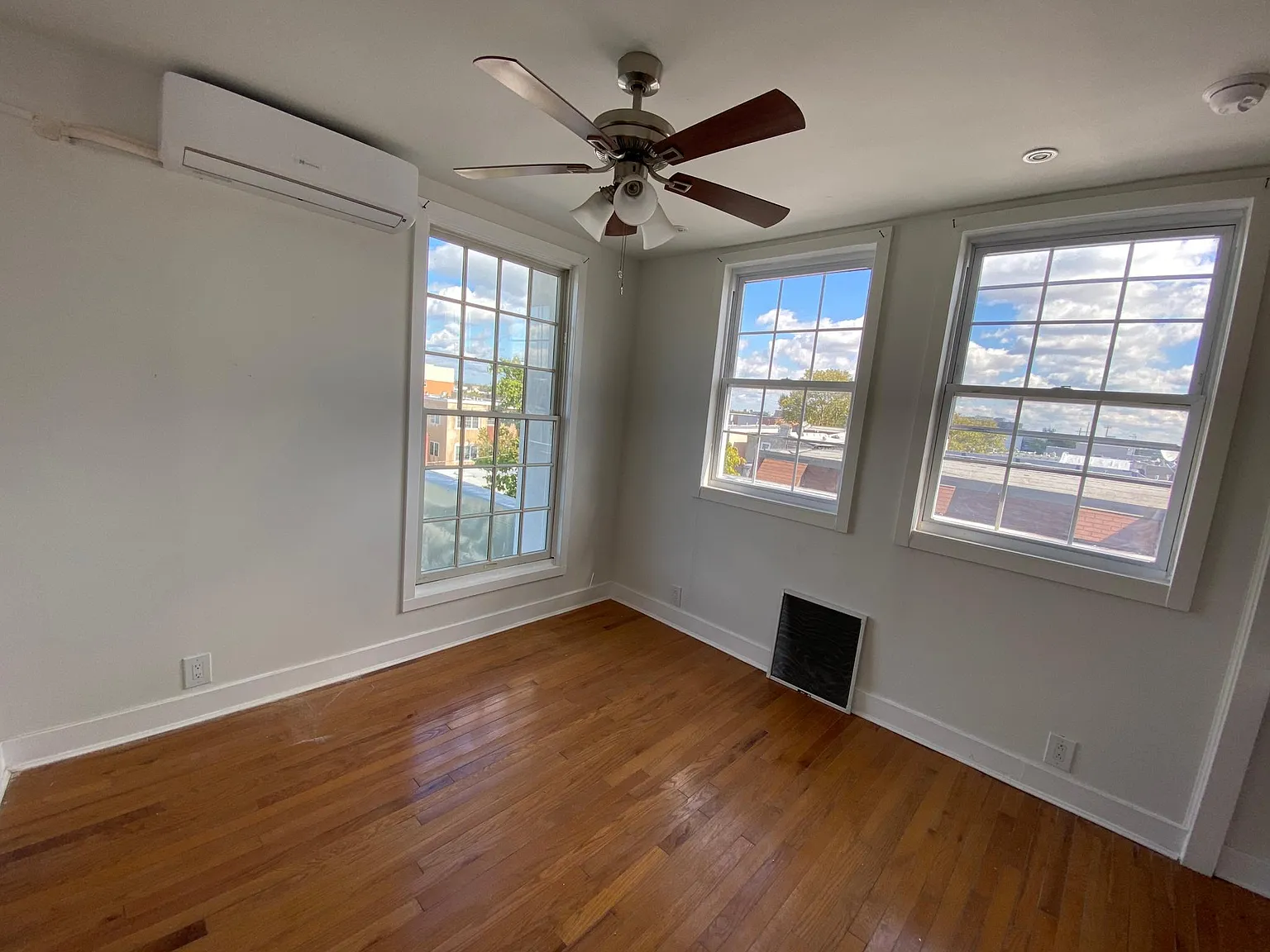 2 bed, 950 sqft, $1,650 — Photo 4