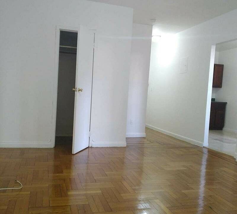 1st image of 2100 Beekman Pl APT 3B