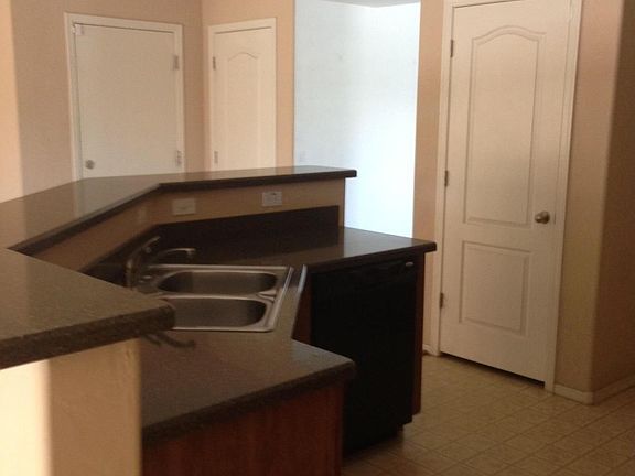 4th image of 21167 E Munoz Dr