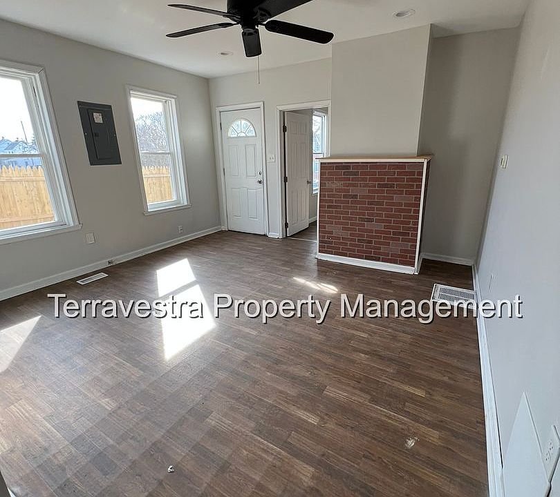 1st image of 711 3rd St N #1
