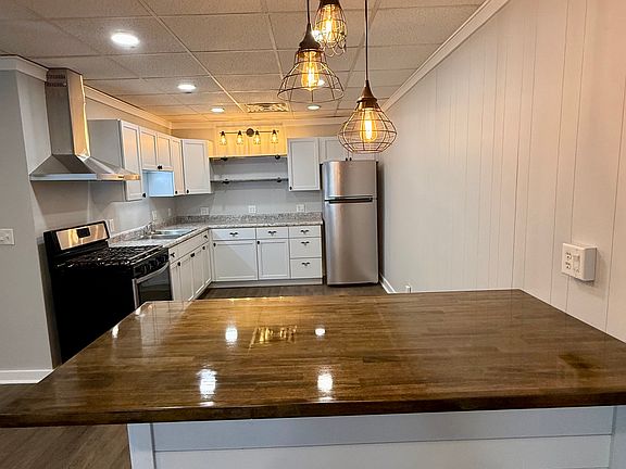 2nd image of 722 N Main St APT 1