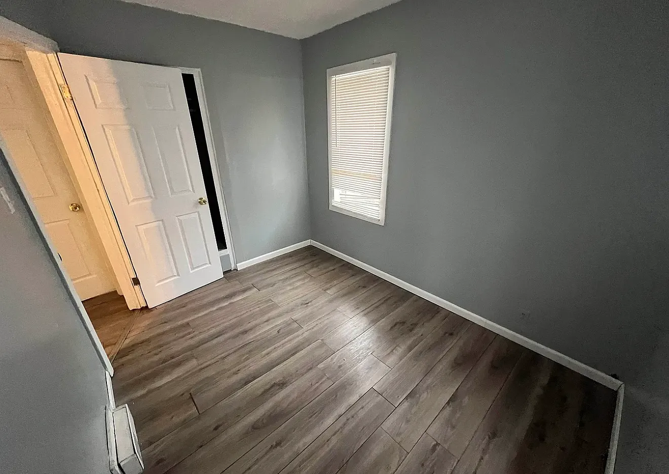 2 bed, 702 sqft, $1,000 — Photo 3