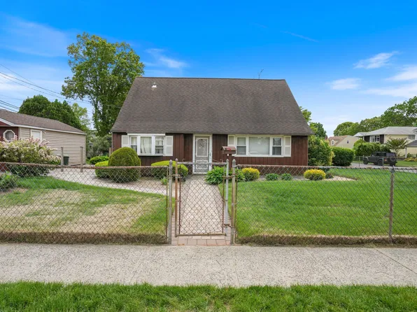 2466 Jefferson Court, East Meadow, NY 11554