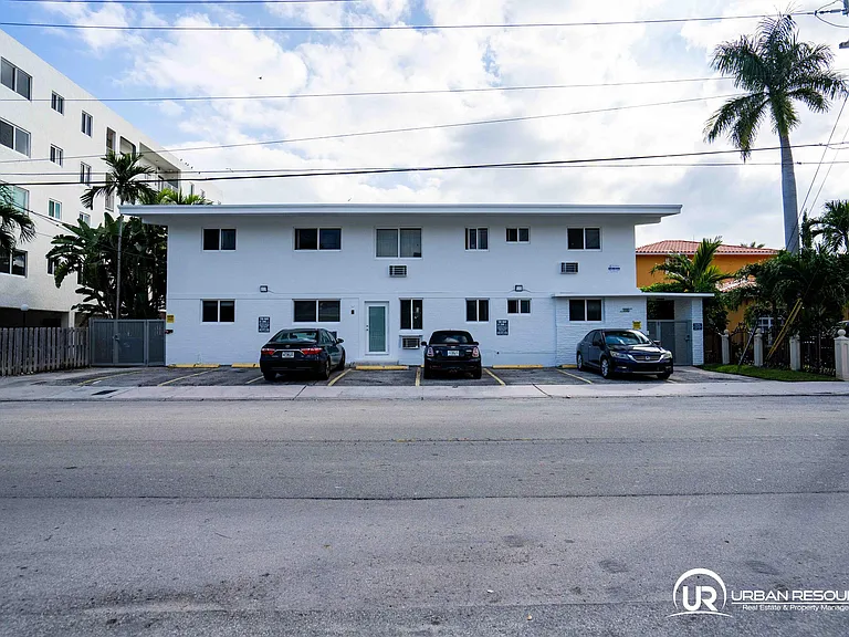 1750 S Treasure Dr #7 — Photo 14