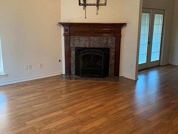 2nd image of 2303 Montaigne Ave