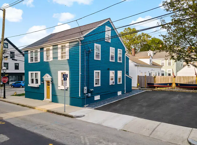 3 bed, 1200 sqft, $2,900 — Photo 3