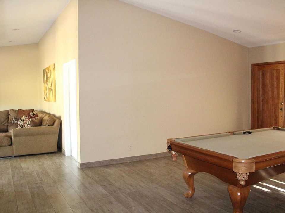 1st image of 10935 N 107th Way