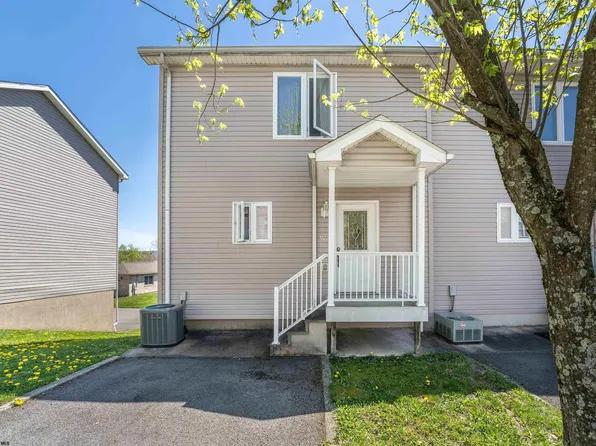 901 Pierpont Hts, Morgantown, WV 26508