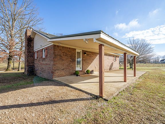 3rd image of 2098 Spain Rd