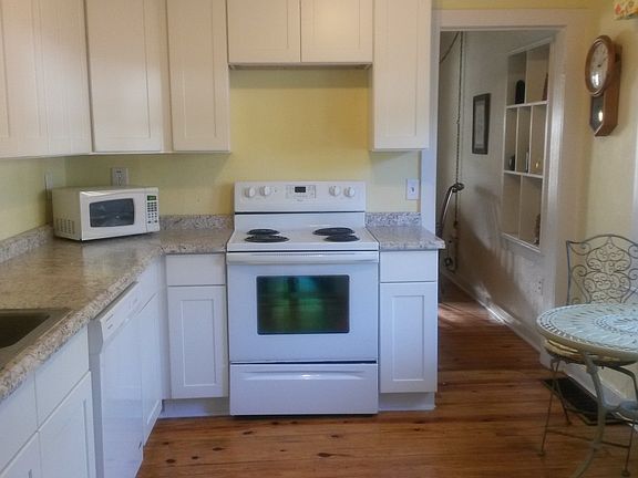 4th image of 152 Flomich St