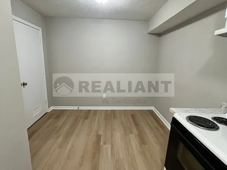 31 Hurley St #18 — Photo 8