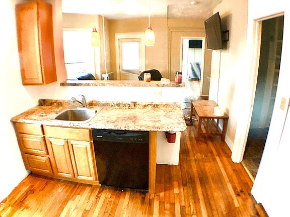 2nd image of 22 Orchard St APT 4
