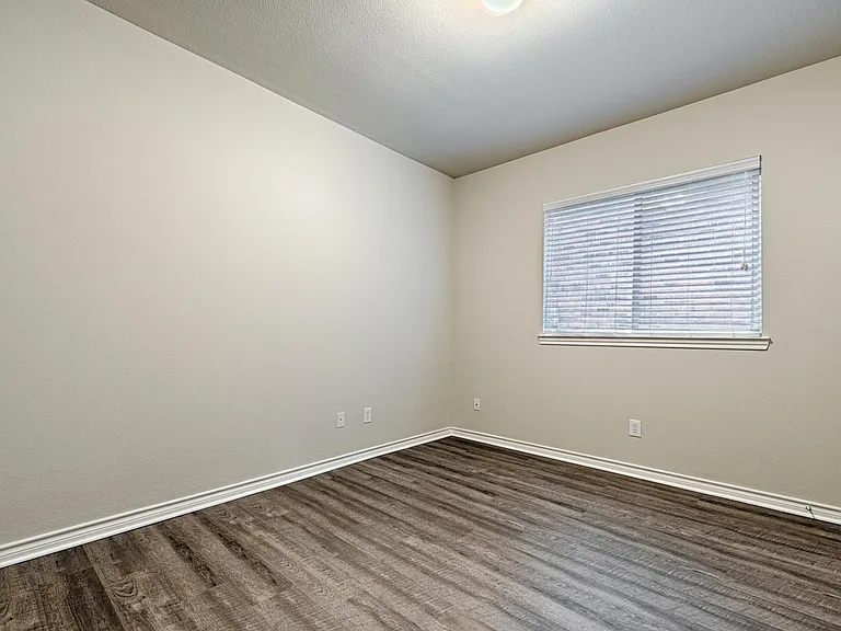 728 Mandalay Bay Dr — Photo 6
