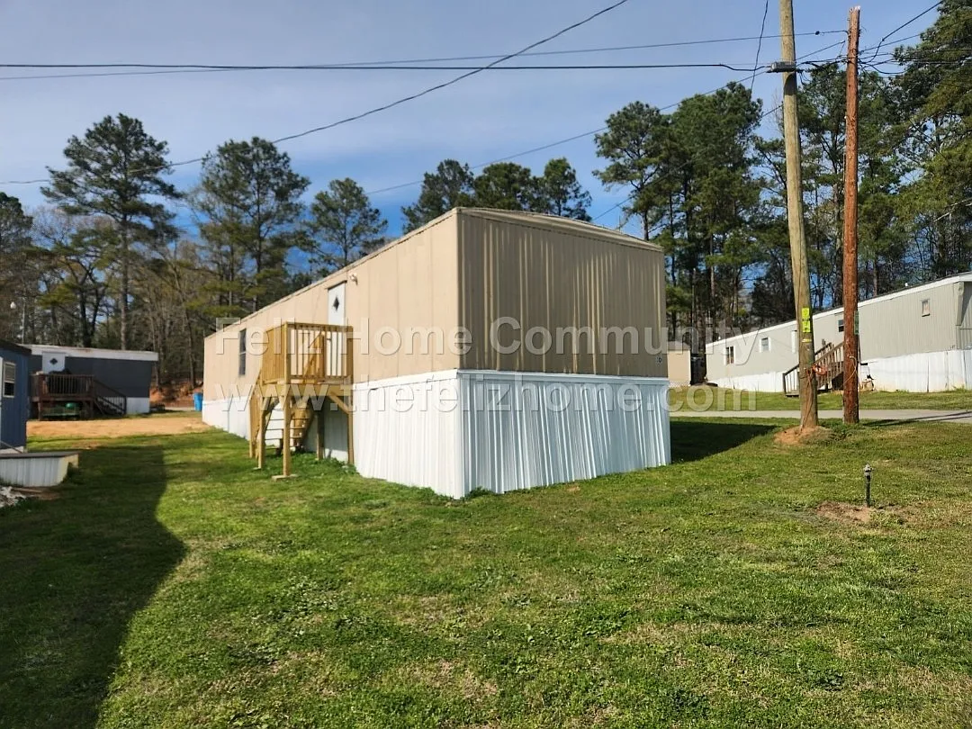 2 bed, 850 sqft, $975 — Photo 1