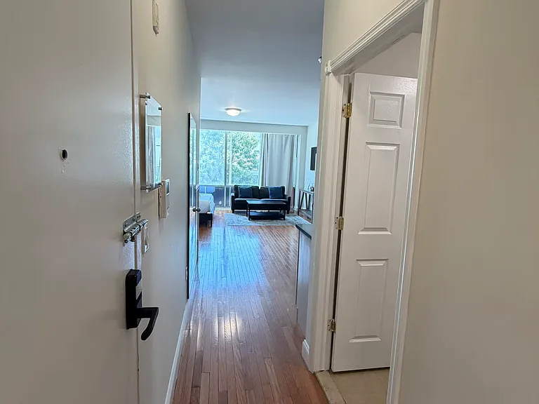 205 N 11th St #2 — Photo 17