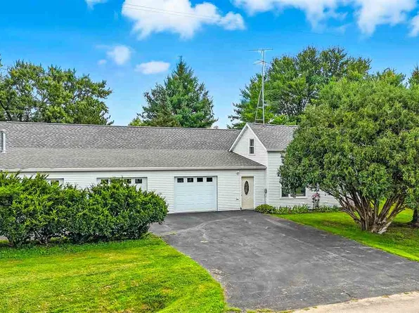 2522 Putnam St NE, Iowa City, IA 52240