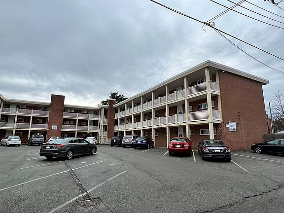 2nd image of 2100 Grove Ave APT 13