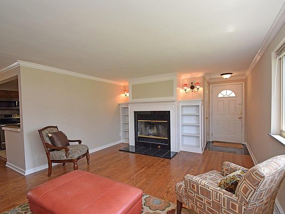 5th image of 742 Wilfert Dr