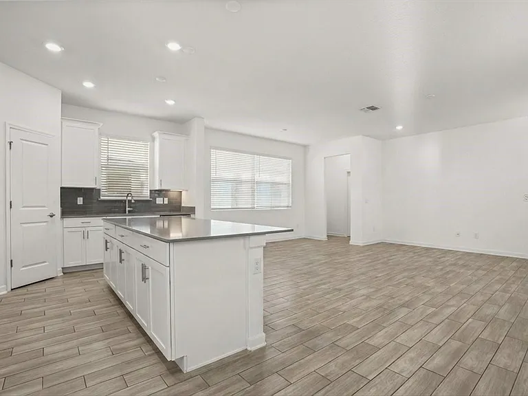 2999 Addison Blvd — Photo 3