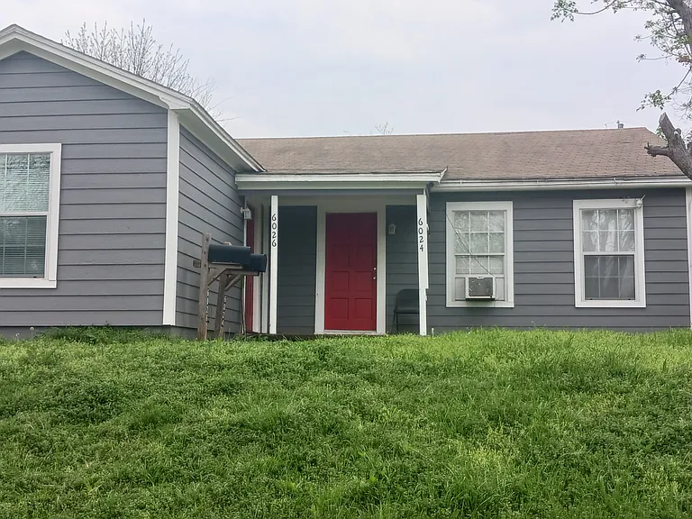 6026 Lovett Ave — Photo 1