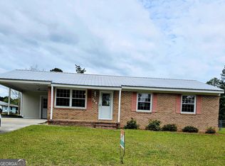 128 Happiness Dr, Swainsboro, GA 30401