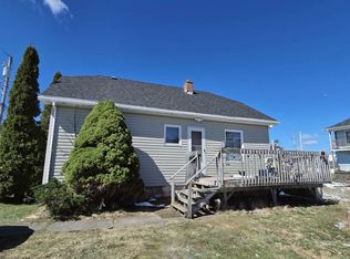 31 Mercer St, Sydney, NS B1N2X8