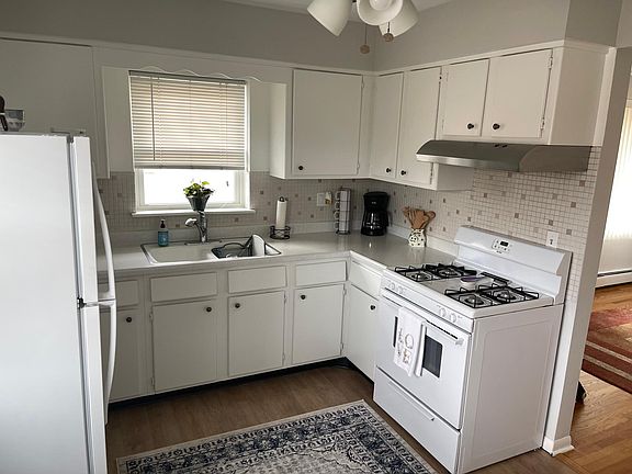 3rd image of 8518 W Catalpa Ave APT 2N
