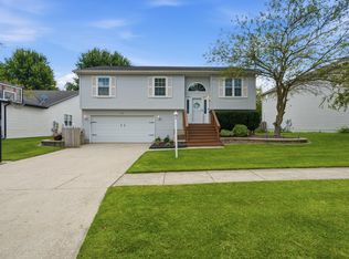 501 Killarney Ln, Valparaiso, IN 46385