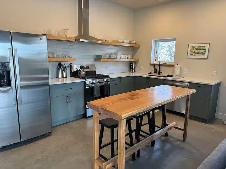 2 bed, 1750 sqft, $2,500 — Photo 4