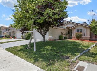 10457 River Oaks Dr, Stockton, CA 95209