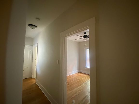 4th image of 410 W Ormsby Ave APT 7