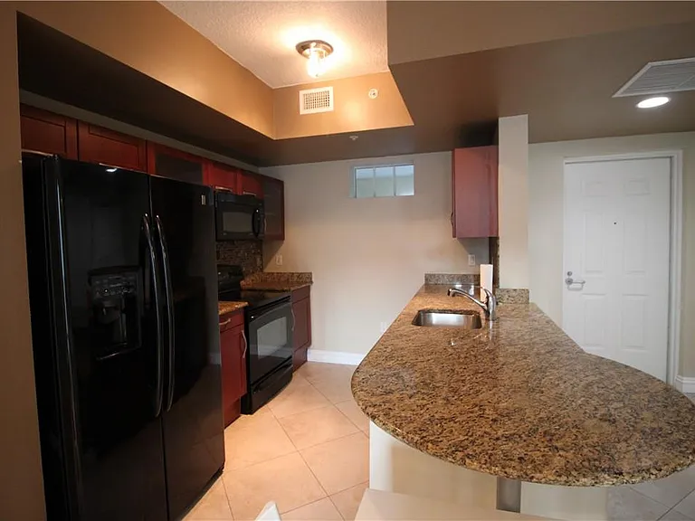 7275 SW 90th Way #211 — Photo 7