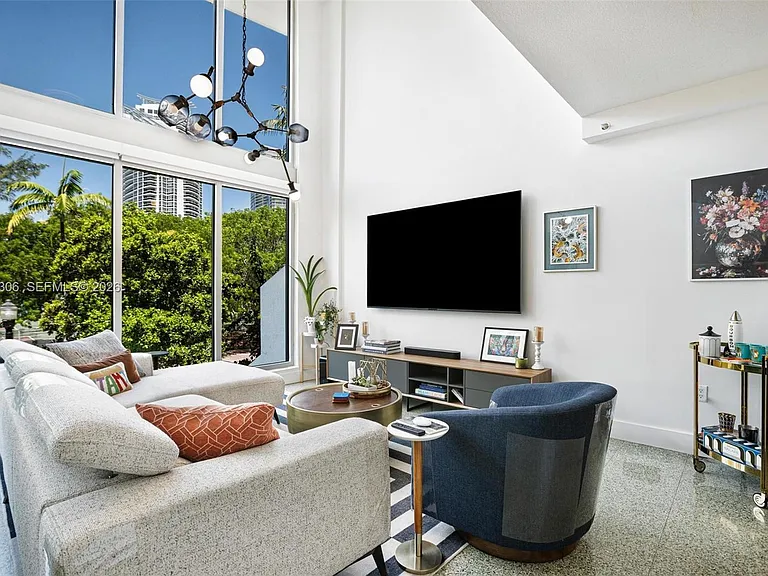 245 Michigan Ave #5-LG — Photo 13