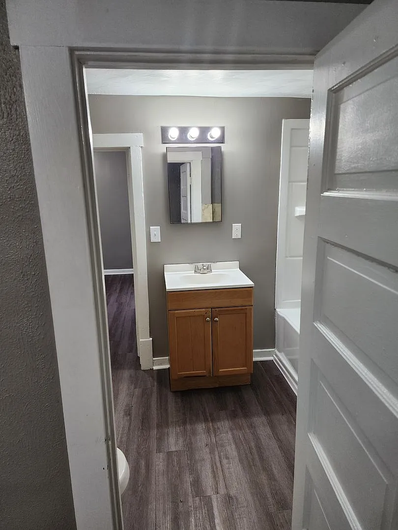 Two unit duplex — Photo 3