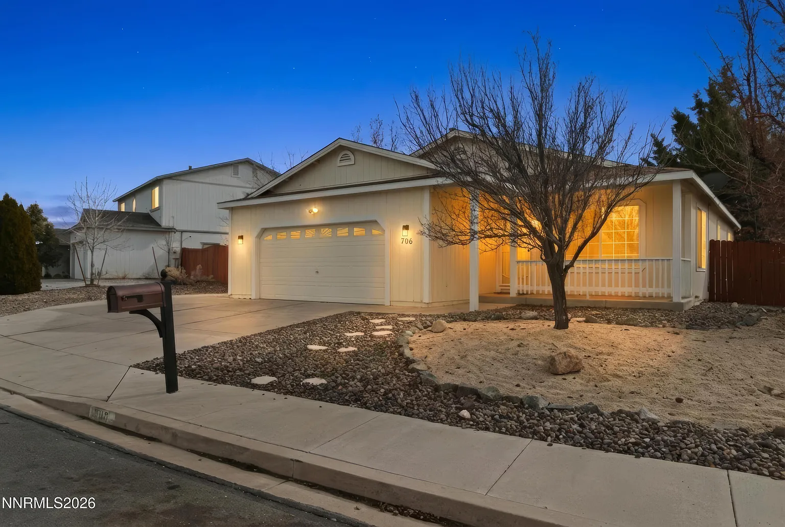 706 Strauss Ct photo 1