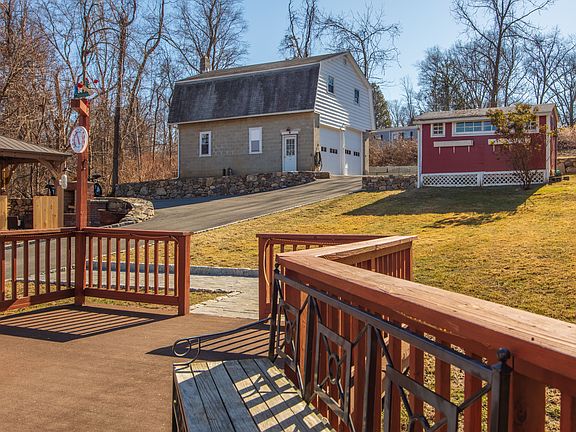 3 Parkwood Terrace Drive