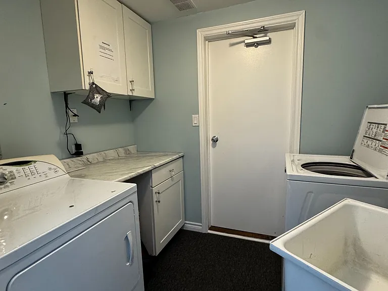 34 Engel Cres #A — Photo 20