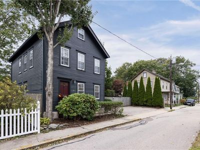 54 Callender Ave, Newport, RI, 02840