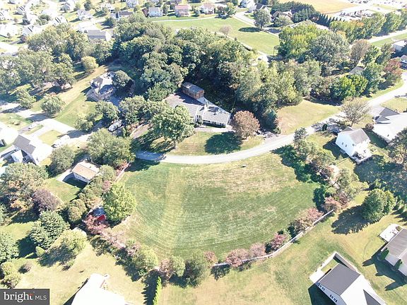 5th image of 34 Crestwood Dr