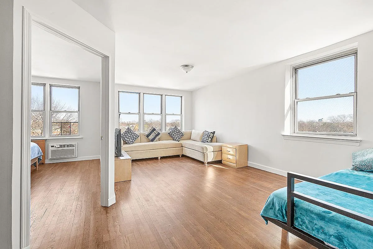 415 Argyle Rd APT 6E photo 1