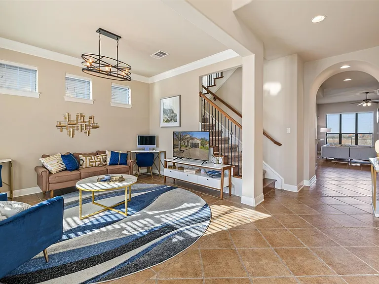 2216 Gilia Dr — Photo 3
