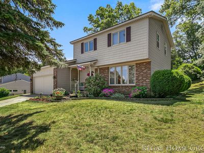 2494 Pinesboro Dr NE, Grand Rapids, MI, 49525