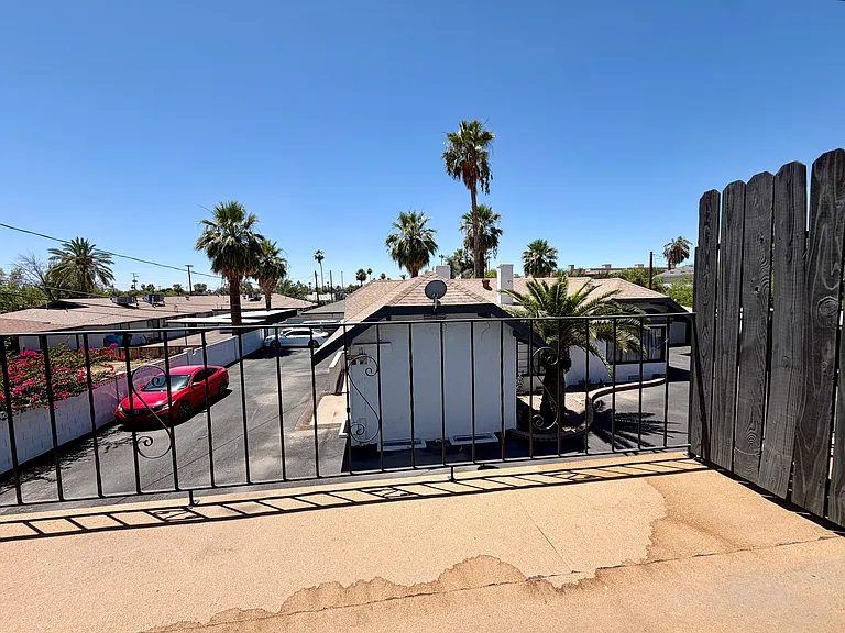 901 E Claremont St #5 — Photo 16